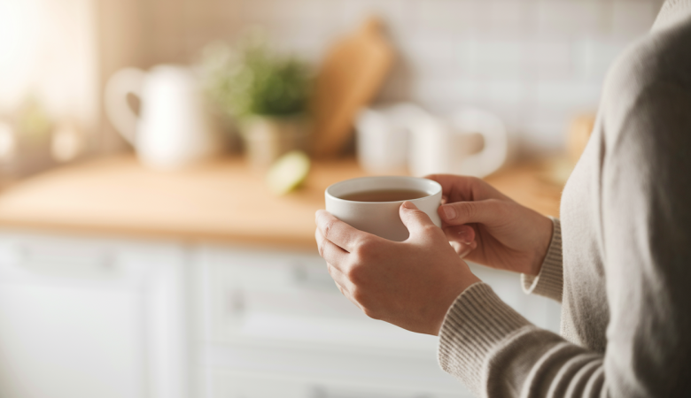 personne-tasse-the-herbal