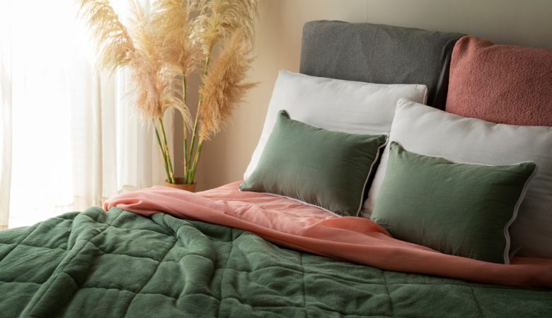 Les bienfaits de la couverture lestée pour les seniors : sommeil, anxiété et confort au quotidien