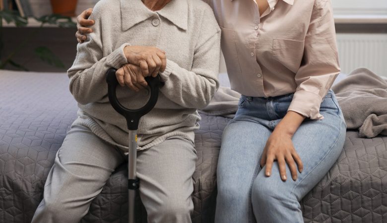 Comment soulager les proches aidants grâce à une aide à domicile ?